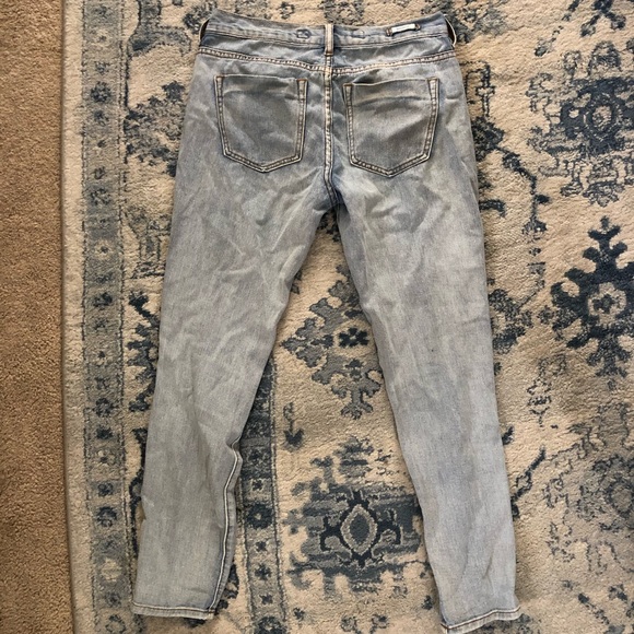 Distressed boyfriend jeans - Picture 3 of 5